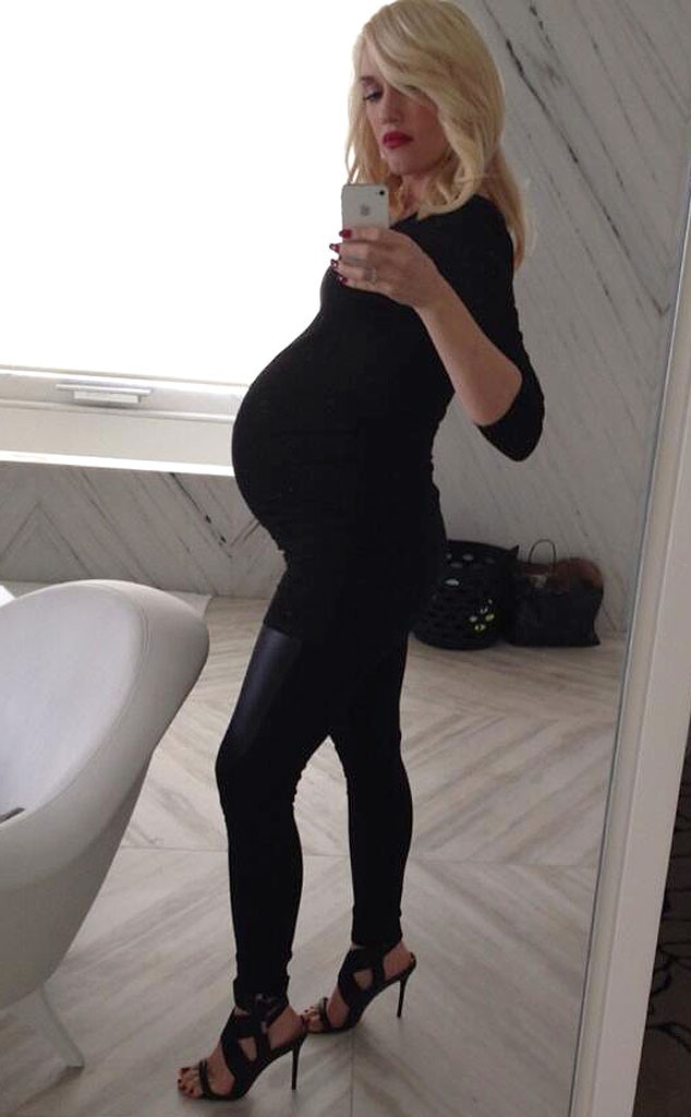 Pregnant Gwen Stefani Snaps a Selfie of Her Baby Bump - E! Online